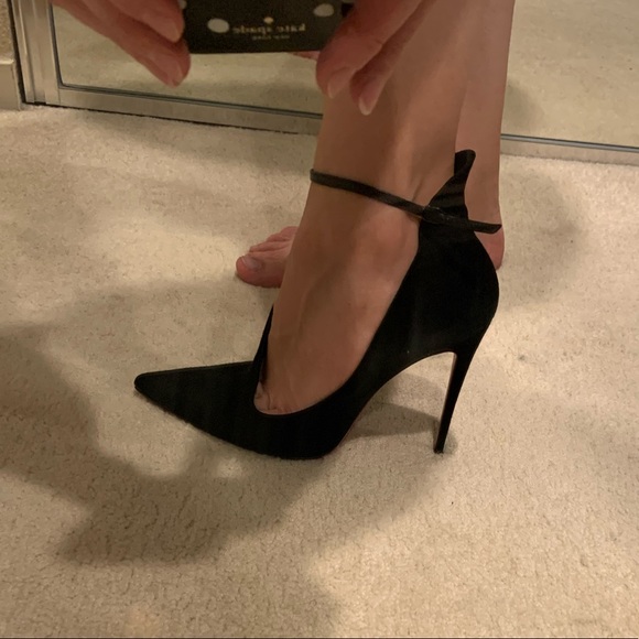 Christian Louboutin Suede D Christian Louboutin Suede Pumps